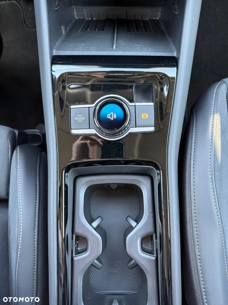 Volkswagen Tiguan - 23
