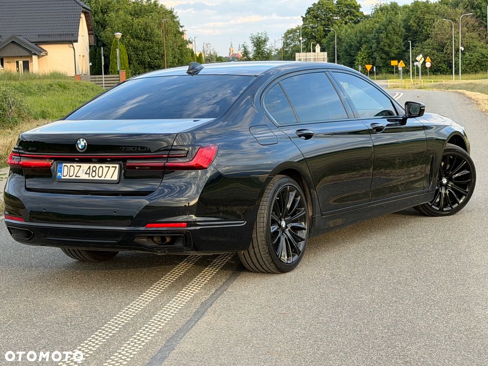 BMW Seria 7 730Ld xDrive mHEV - 26