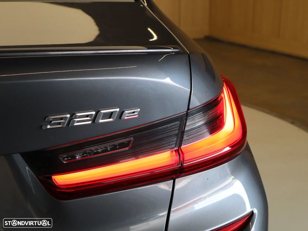 BMW 320 e Aut. M Sport - 12