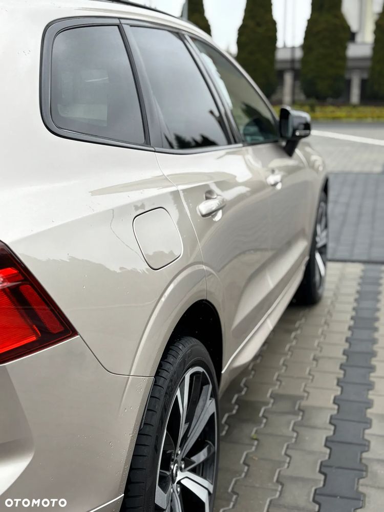 Volvo XC 60 T6 Plug-In Hybrid AWD Plus Dark - 8