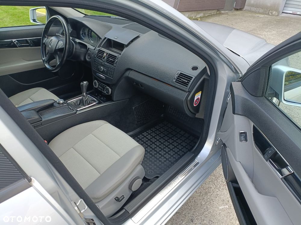 Mercedes-Benz Klasa C 200 CDI BlueEff Avantgarde - 9
