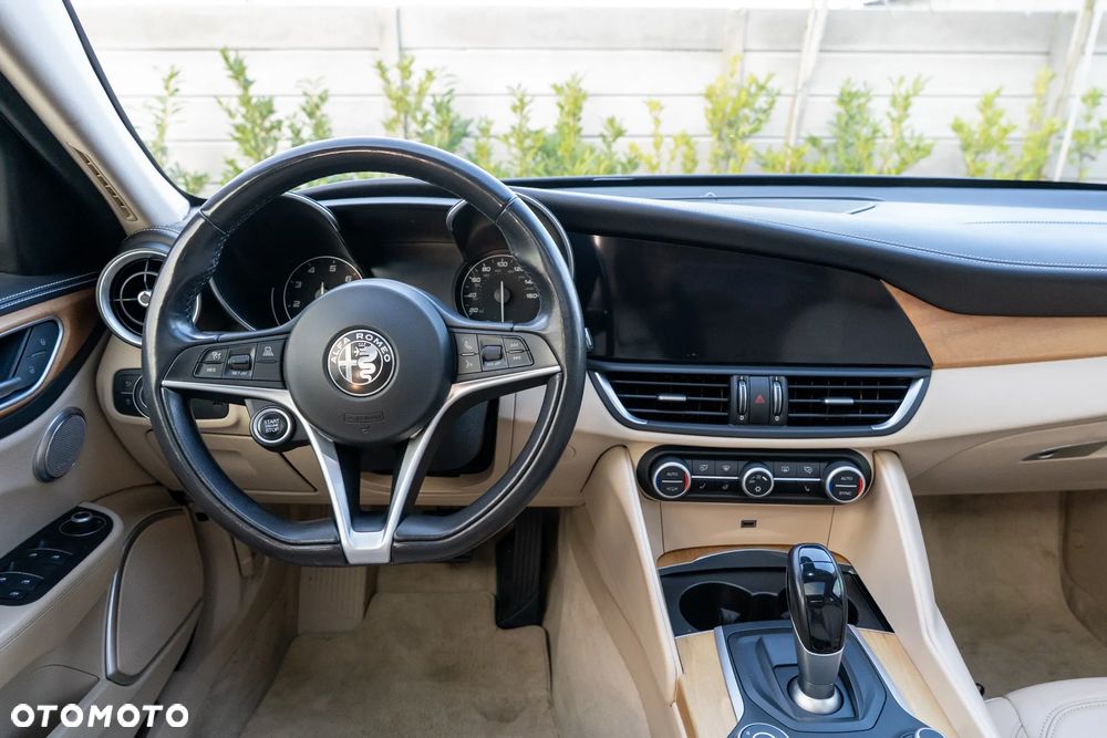 Alfa Romeo Giulia - 18