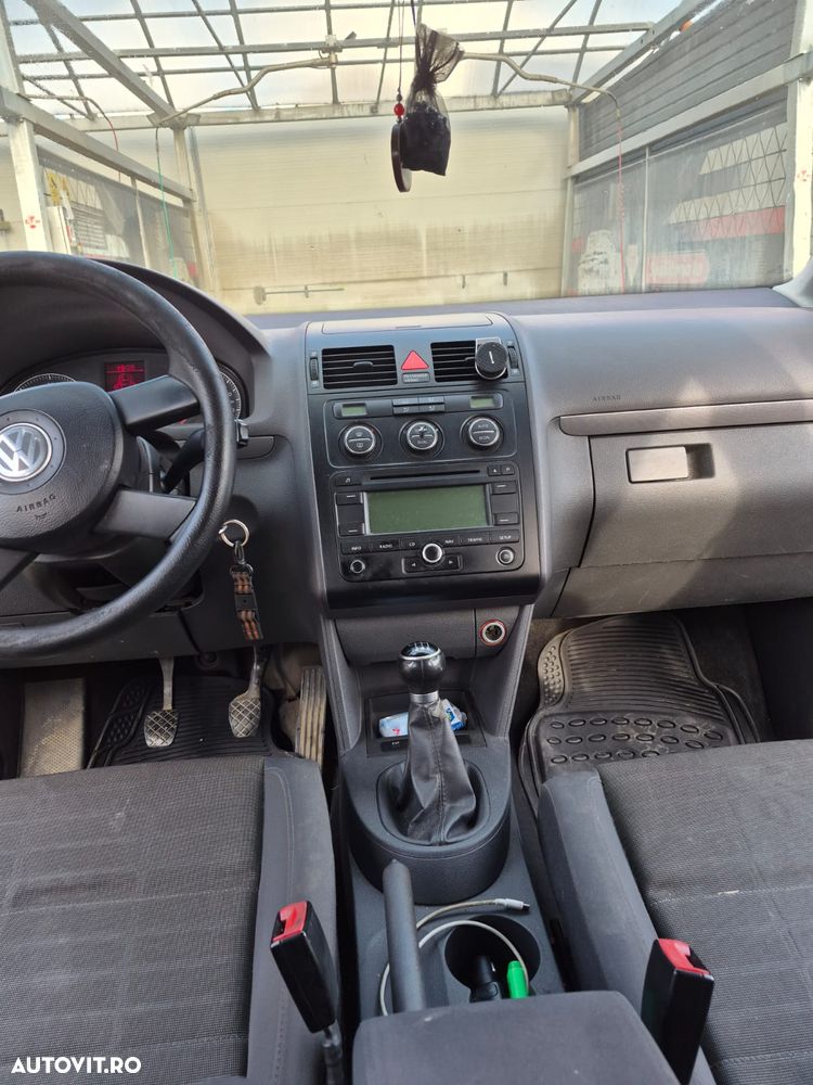 Volkswagen Touran - 9