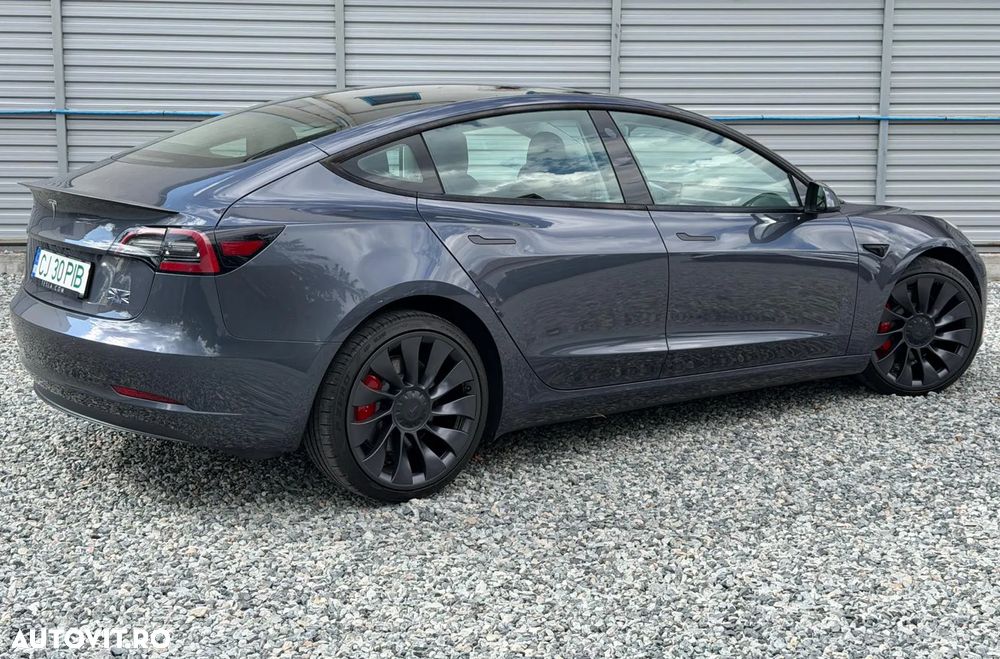 Tesla Model 3 Performance - 3