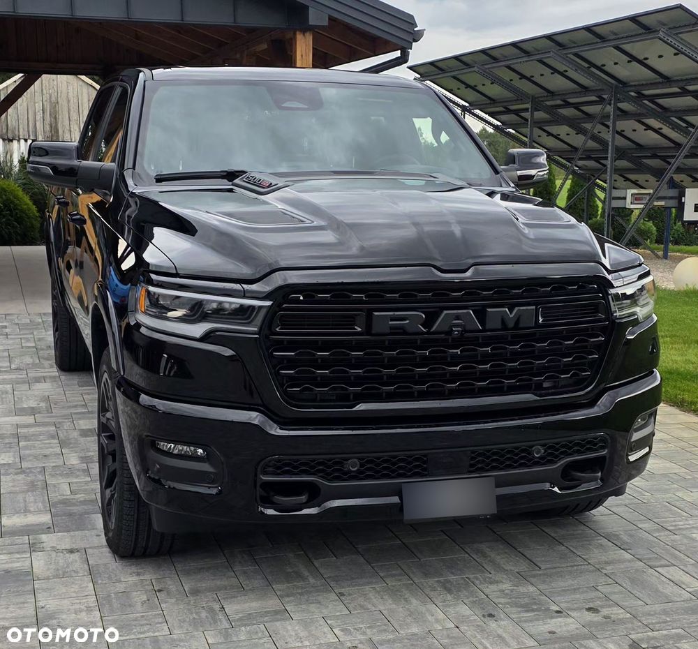 RAM 1500 Limited Night - 5