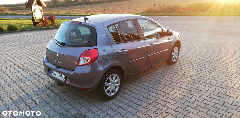 Renault Clio 1.2 16V All Inclusive - 2