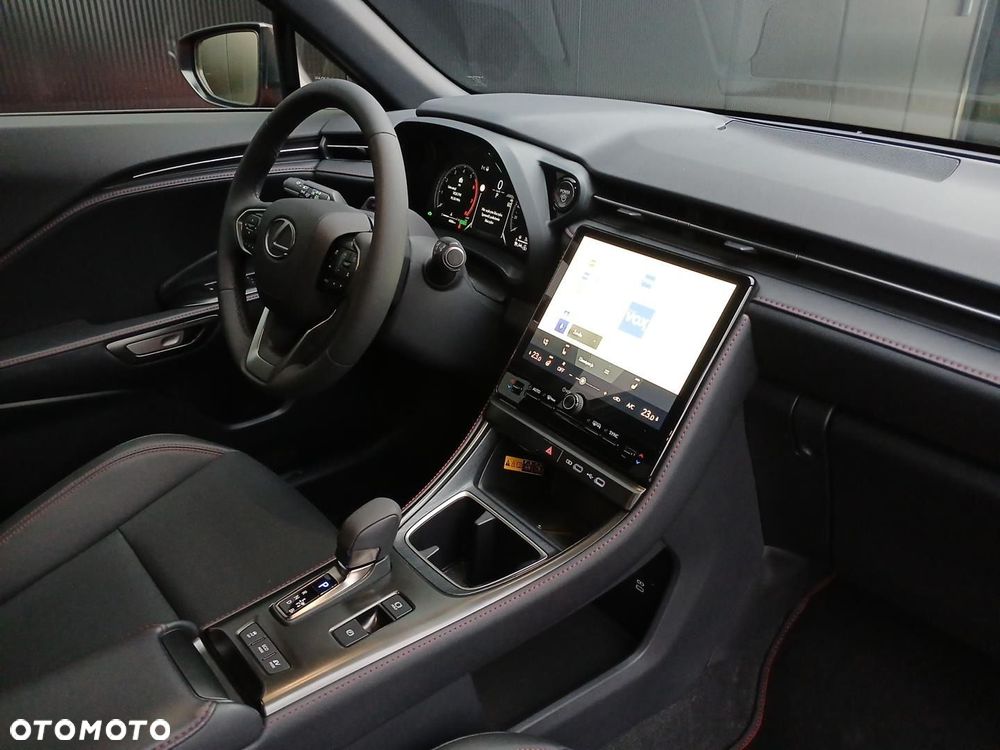 Lexus LBX 1.5 Hybrid Emotion - 24