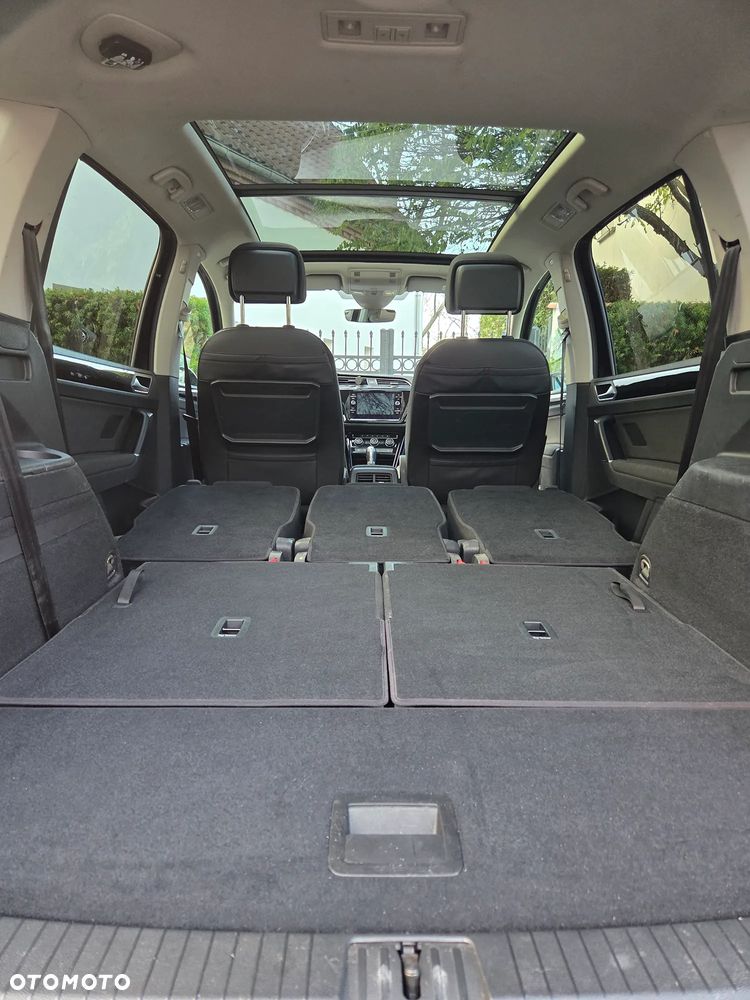 Volkswagen Touran - 32