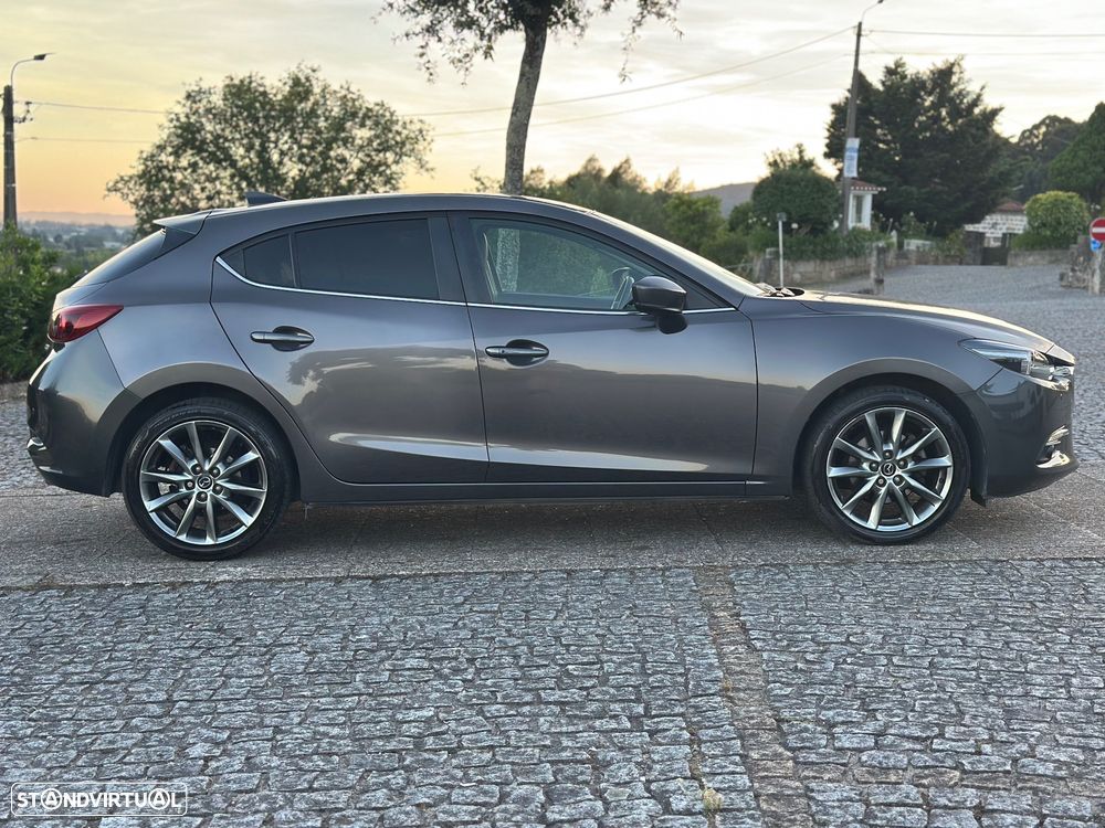 Mazda 3 Hatchback 1.5 Sky-D Excellence Pack Leather - 11