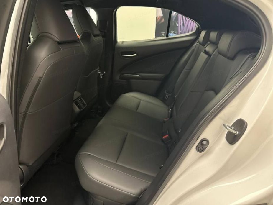 Lexus UX - 20