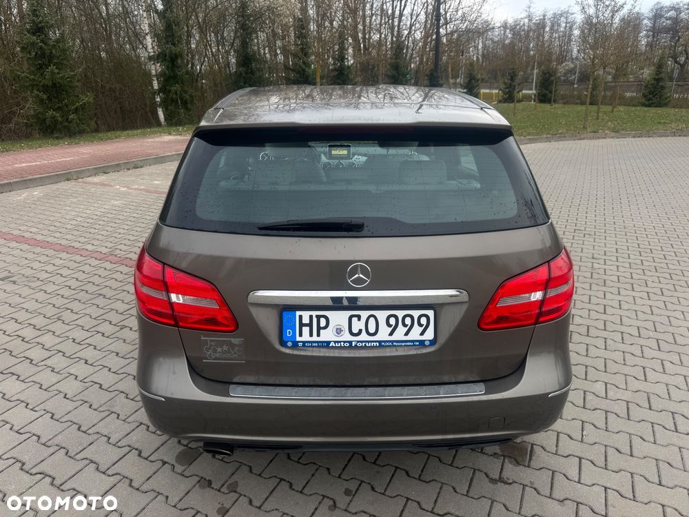 Mercedes-Benz Klasa B 180 BlueEFFICIENCY Edition Style - 11