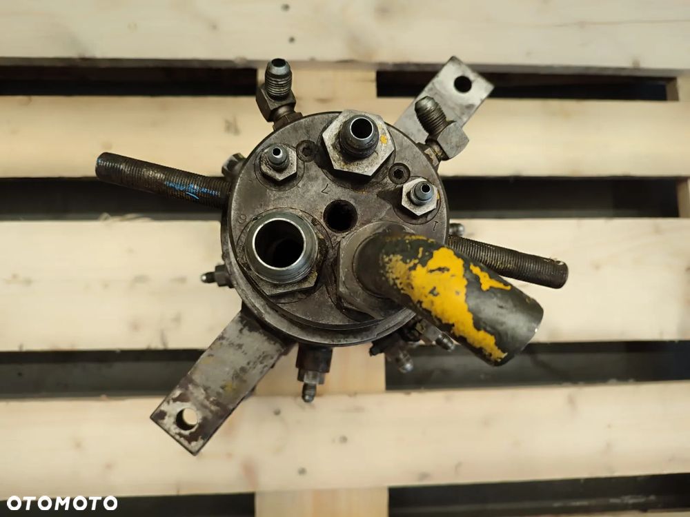Kolumna obrotu 06345 JLG 660 - 2