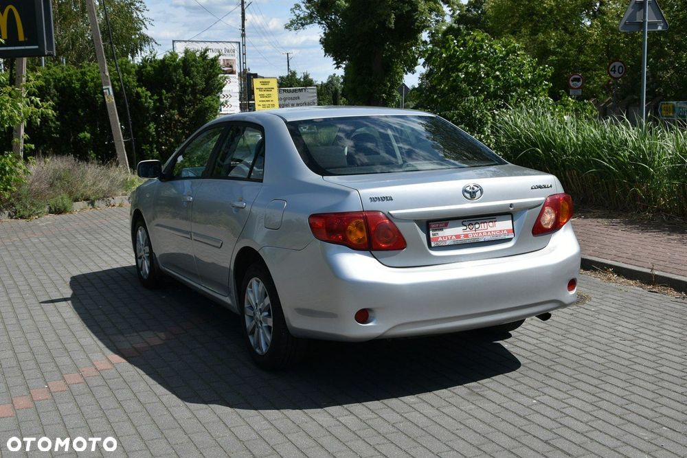 Toyota Corolla - 4