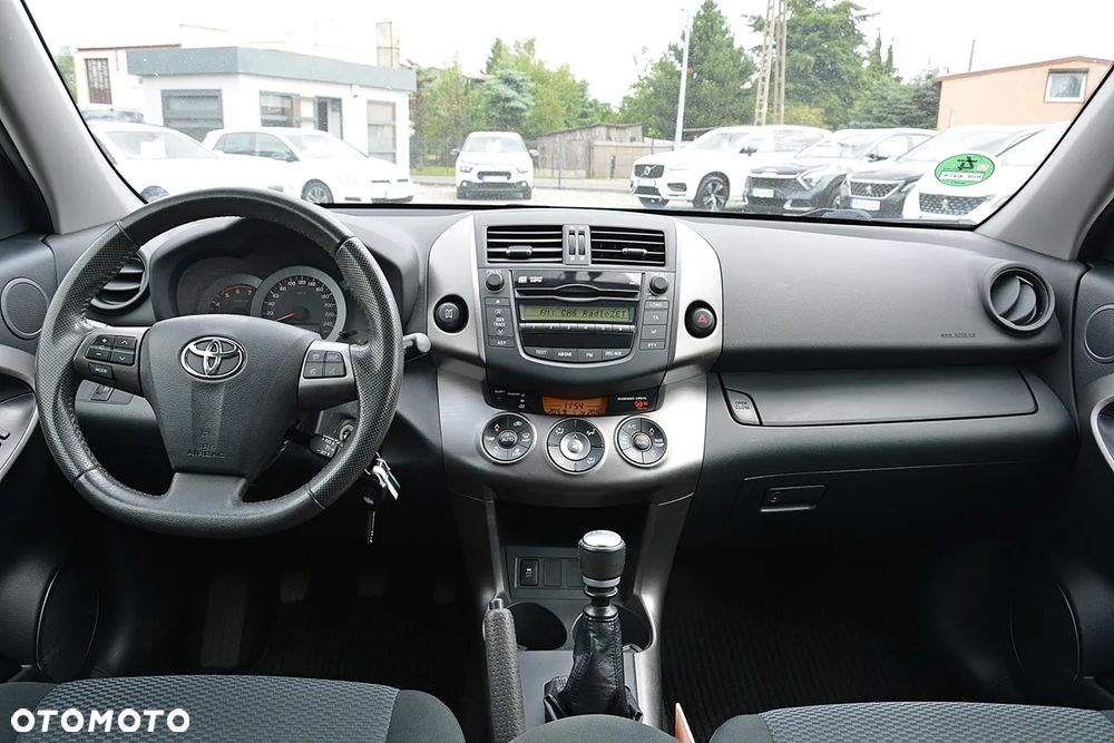 Toyota RAV4 2.2 D-4D Sol - 24