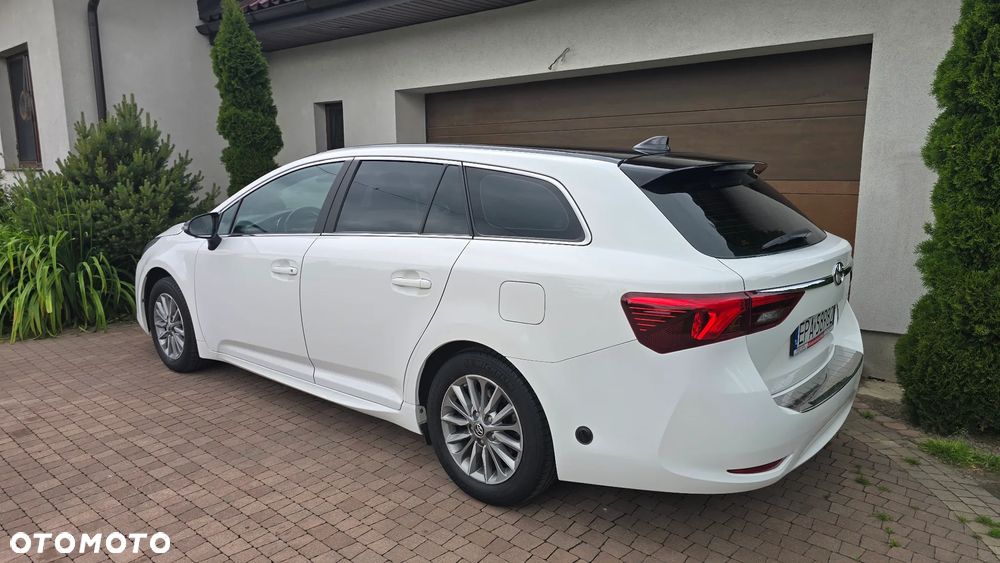 Toyota Avensis - 5