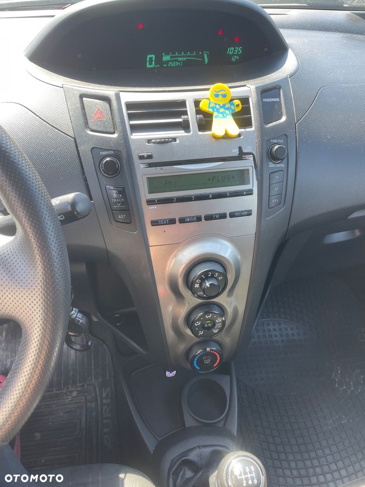 Toyota Yaris 1.4 D-4D Terra A/C - 7