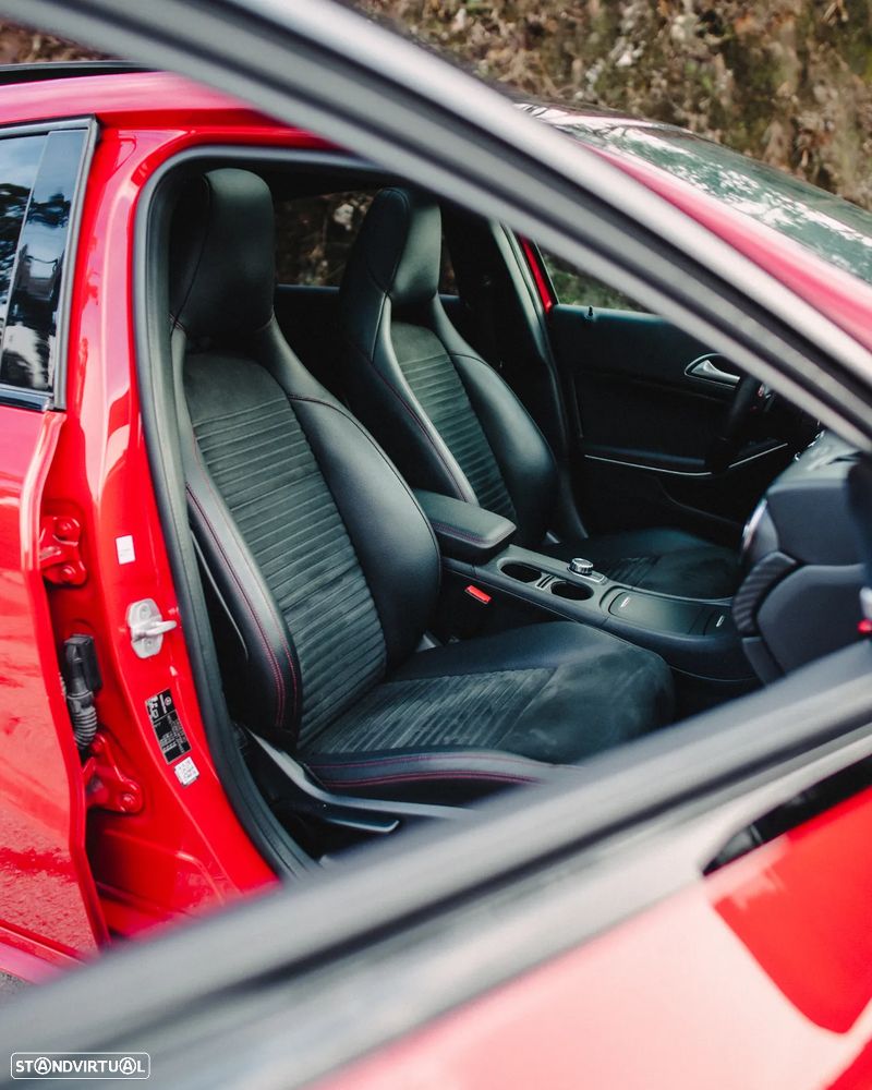 Mercedes-Benz A 250 4Matic 7G-DCT AMG Line - 6