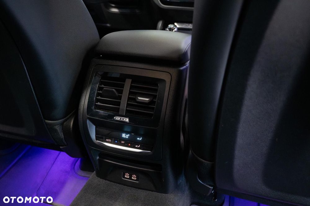 BMW X3 xDrive30e - 36