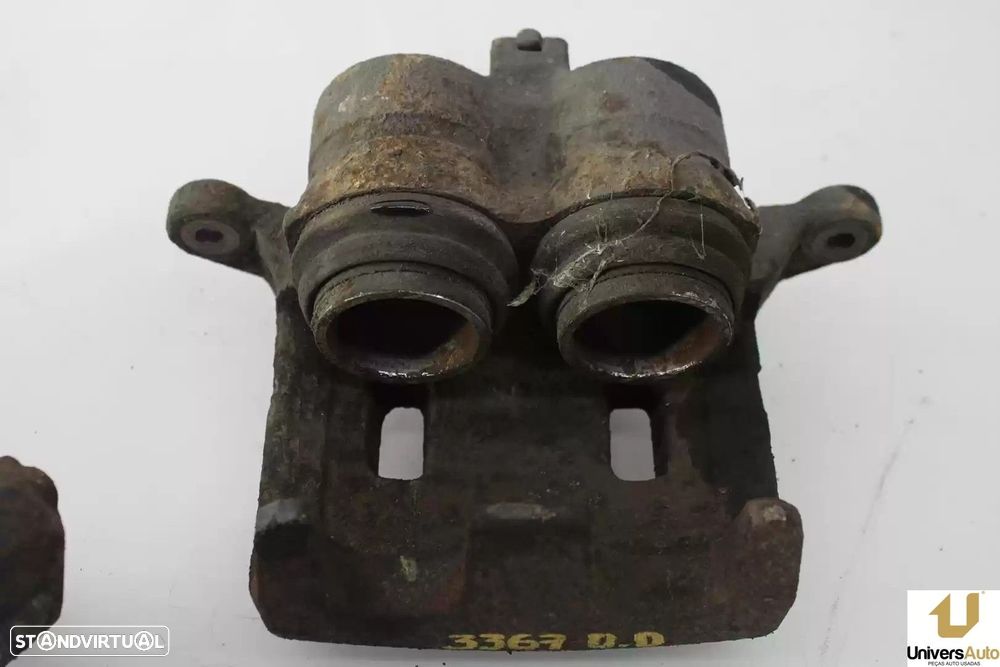 PINÇA TRAVÃO FRONTAL DIREITA NISSAN NP300 NAVARA 2006 -D.D. - 2