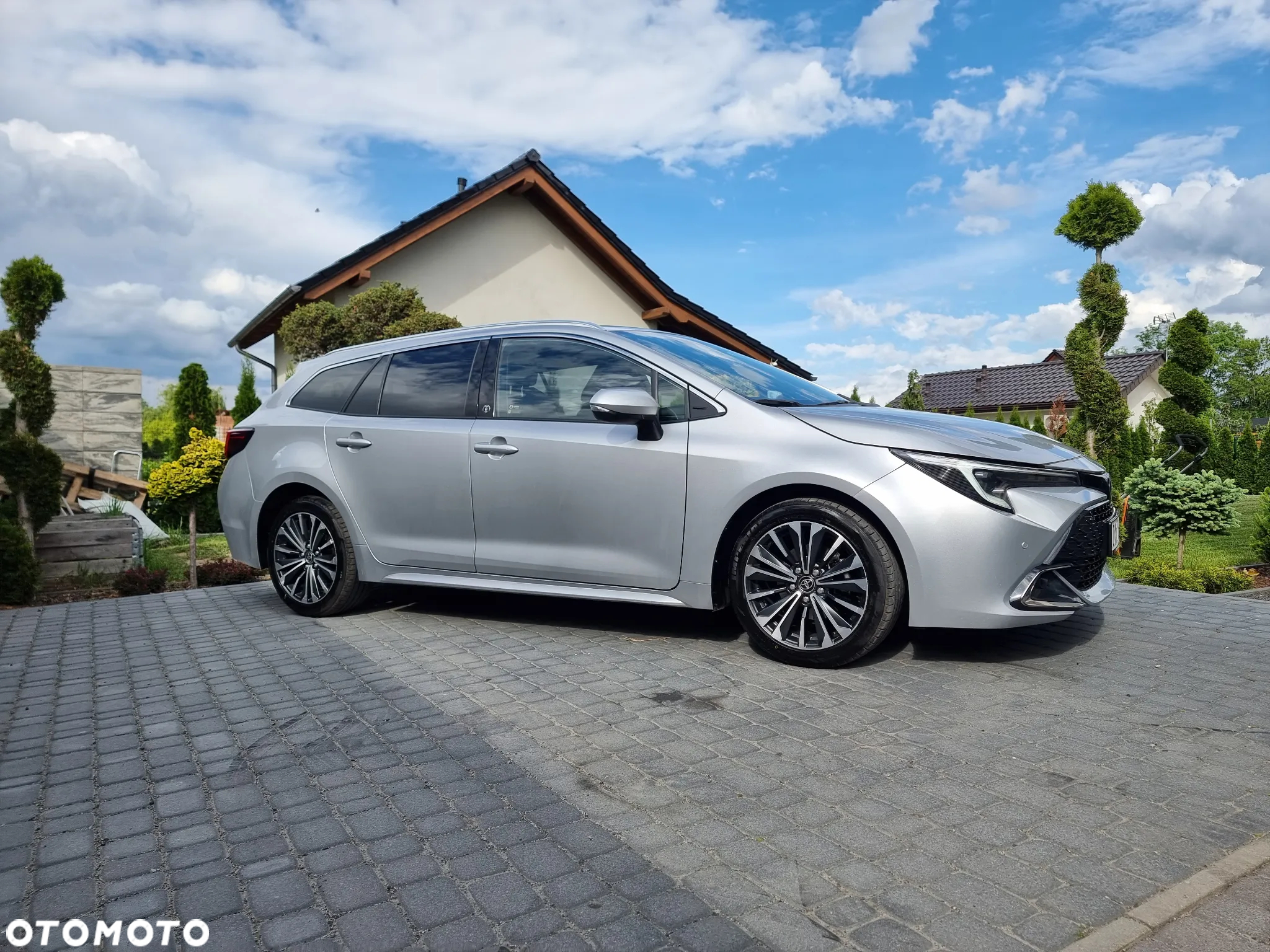 Toyota Corolla 1.8 Hybrid Touring Sports Team Deutschland - 2