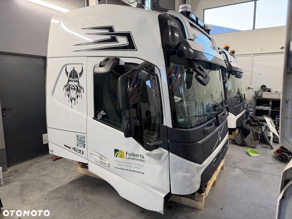 KABINA KOMPLETNA VOLVO GLOBETROTTER FM5 EURO6 - 3