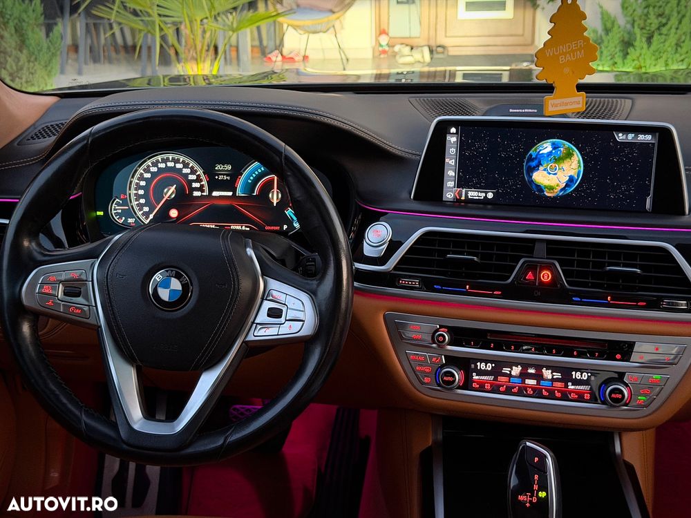 BMW Seria 7 740e iPerformance - 34