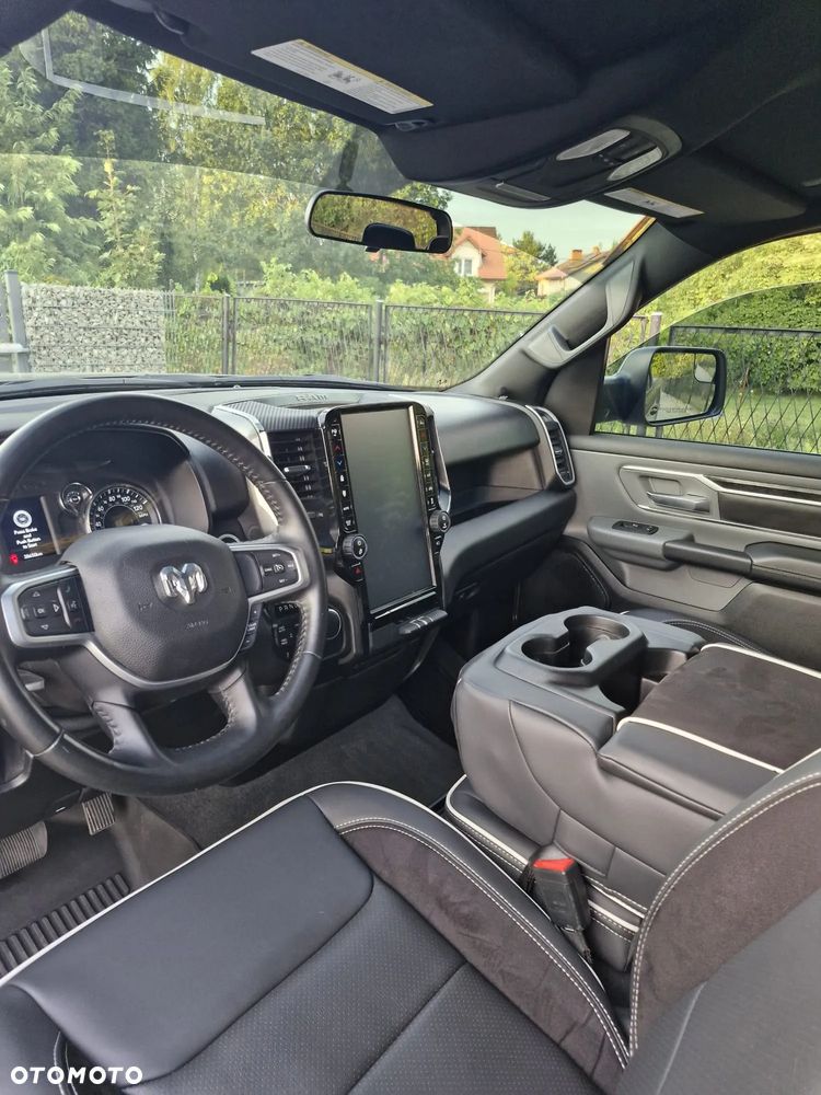RAM 1500 ver-5-7-quad-cab-laramie - 36