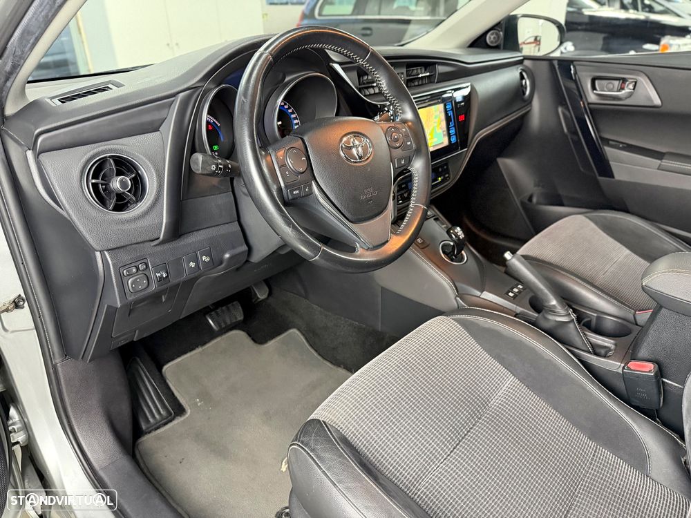 Toyota Auris Touring Sports 1.8 HSD Sport+Skyview +Navi - 16