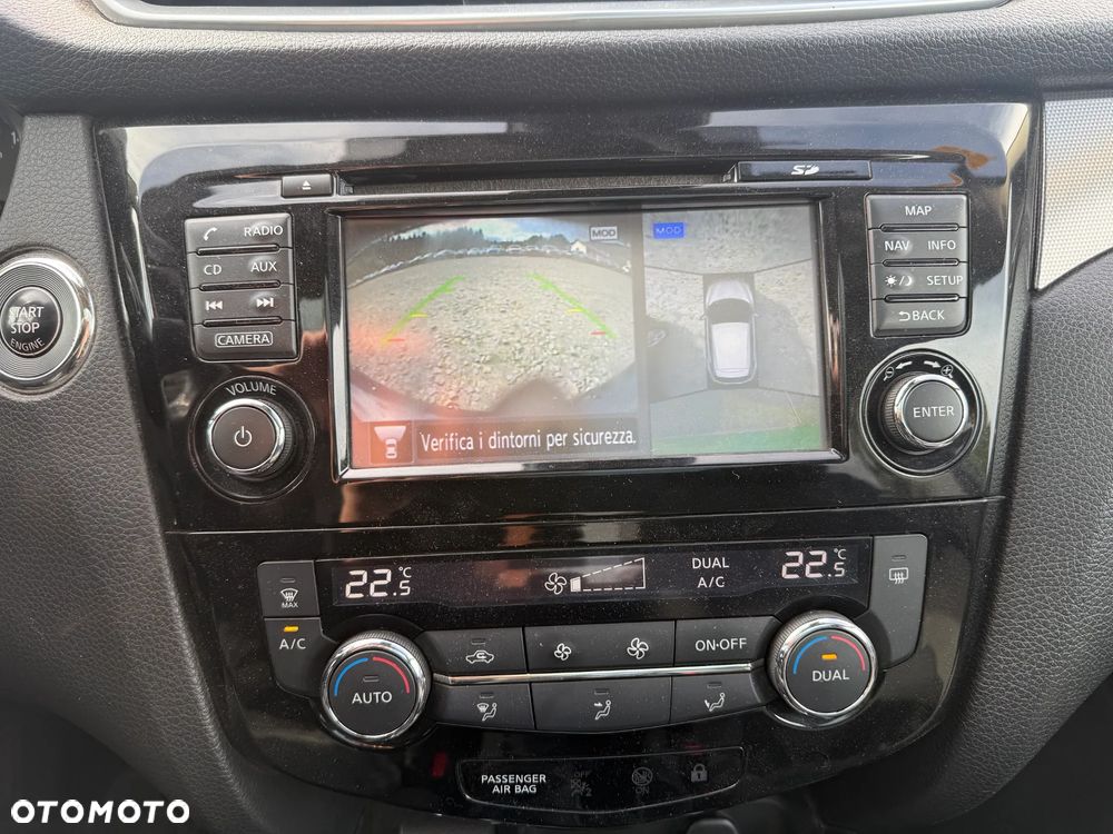 Nissan Qashqai 1.6 DCi Xtronic TEKNA - 11
