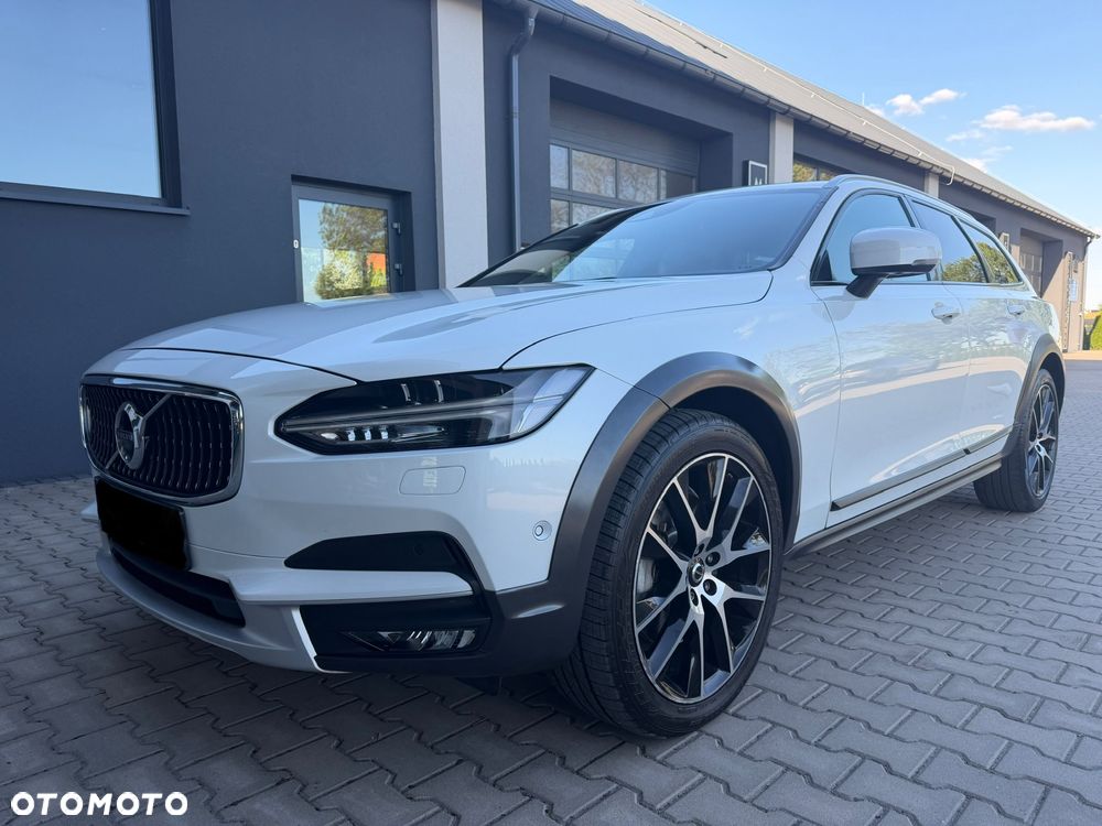 Volvo V90 Cross Country - 6