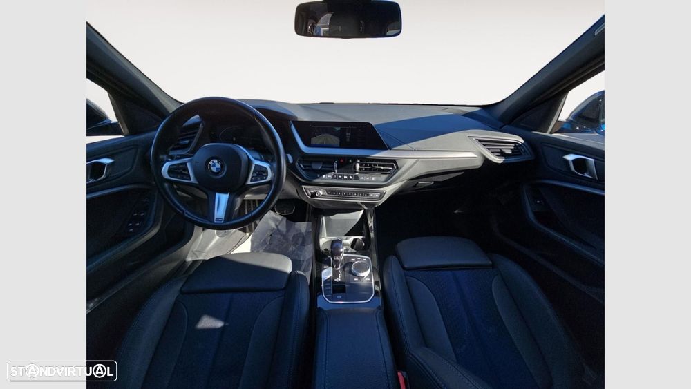 BMW 116 d Pack Desportivo M Auto — fotografia 11