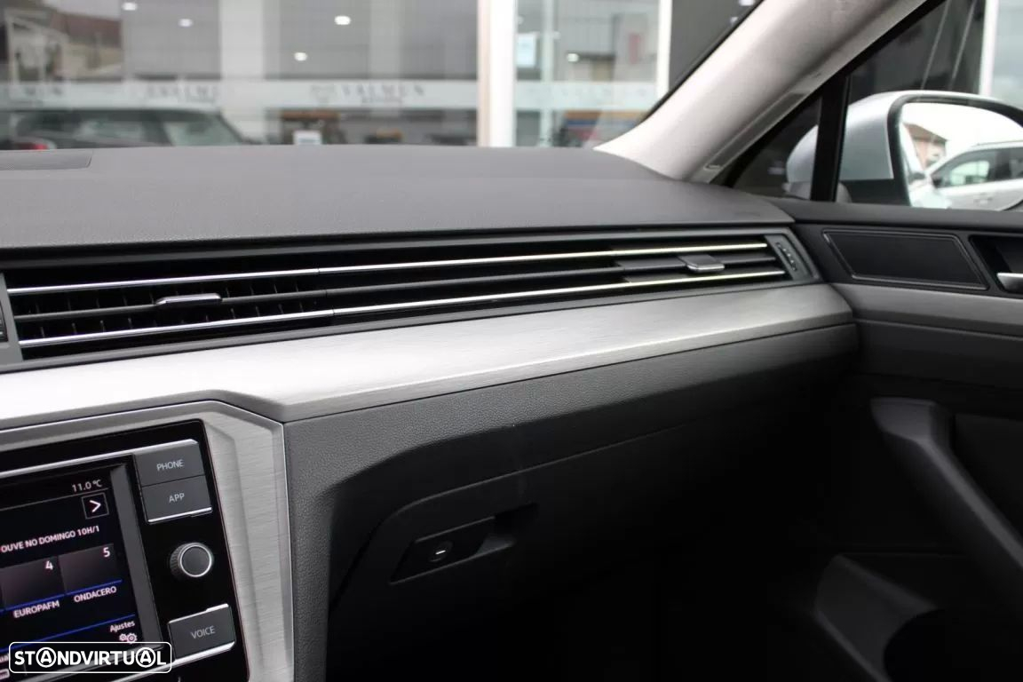 VW Passat 2.0 TDI Elegance - 28