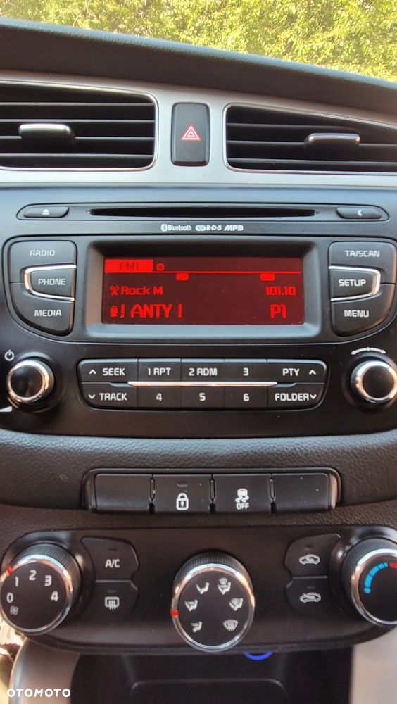 Kia Ceed - 12