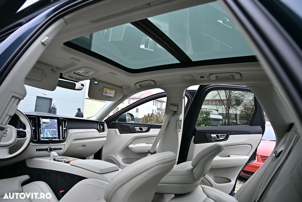 Volvo XC 60 T6 AWD Recharge Geartronic Inscription Expression - 25