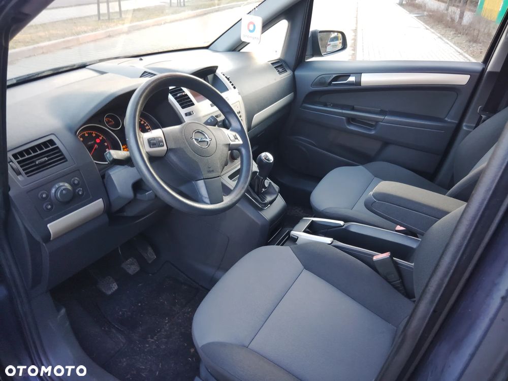 Opel Zafira 1.8 Enjoy - 25