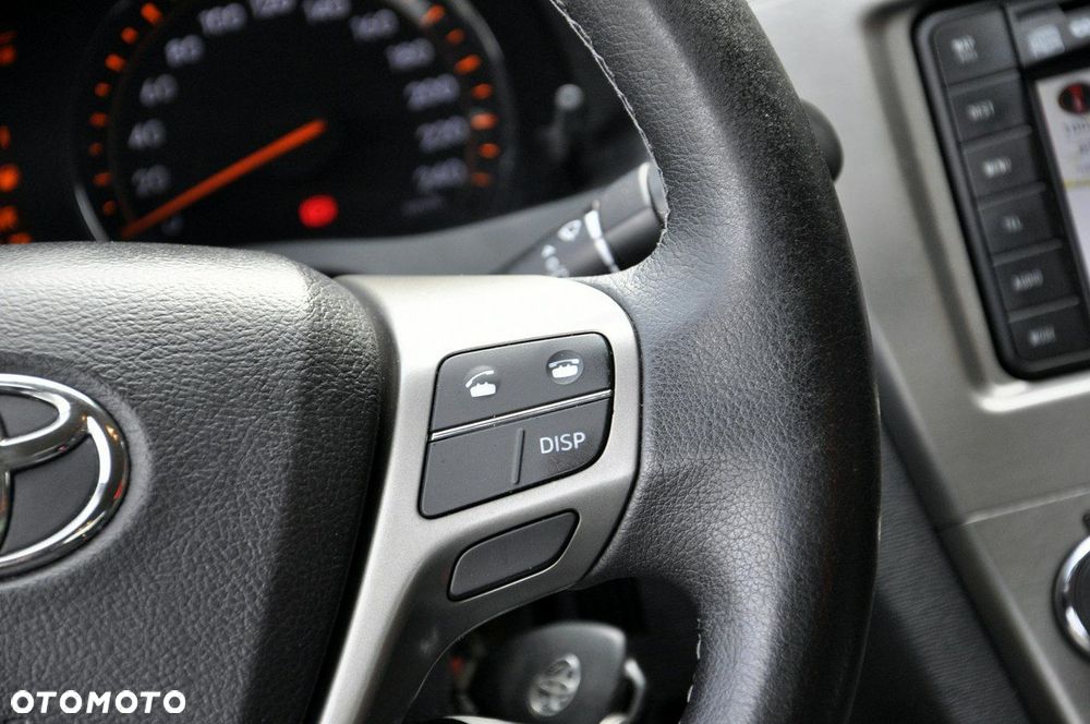 Toyota Avensis 1.8 Active - 16