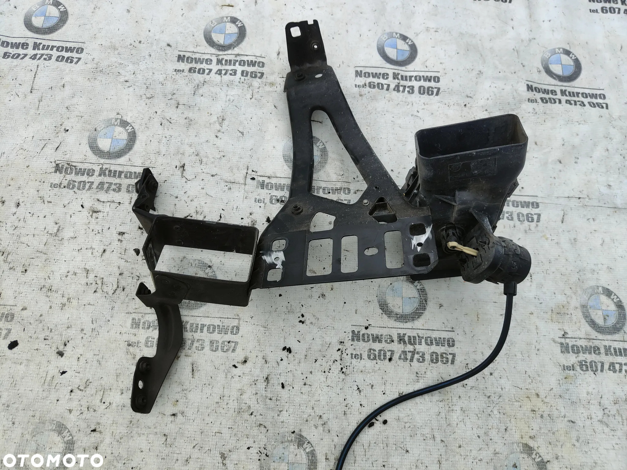 BMW E60 E61 Okular Wlot powietrza na tarczę hamulcową zamykany prawy 7178118 - 4
