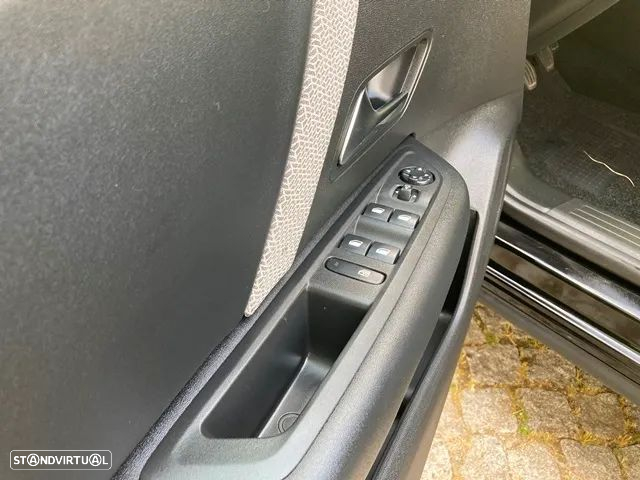 Citroën C4 1.2 PureTech Shine - 25