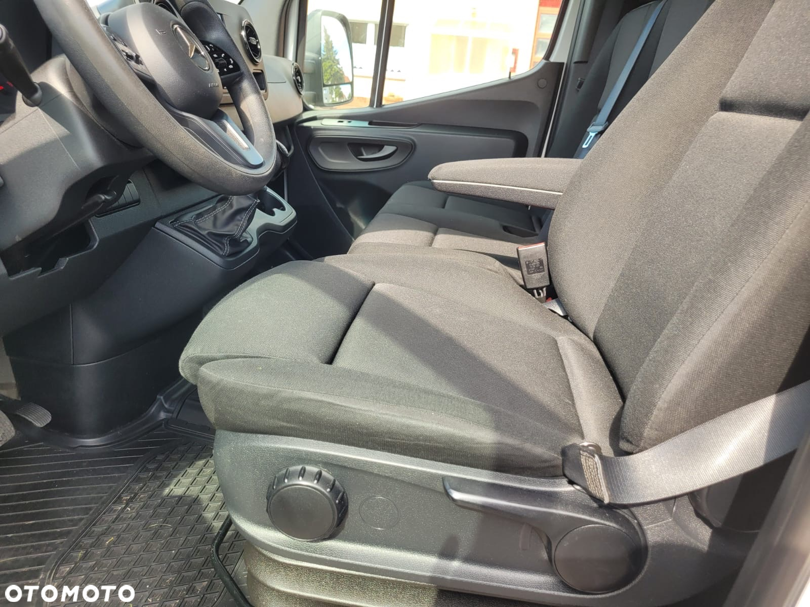 Mercedes-Benz Sprinter - 19