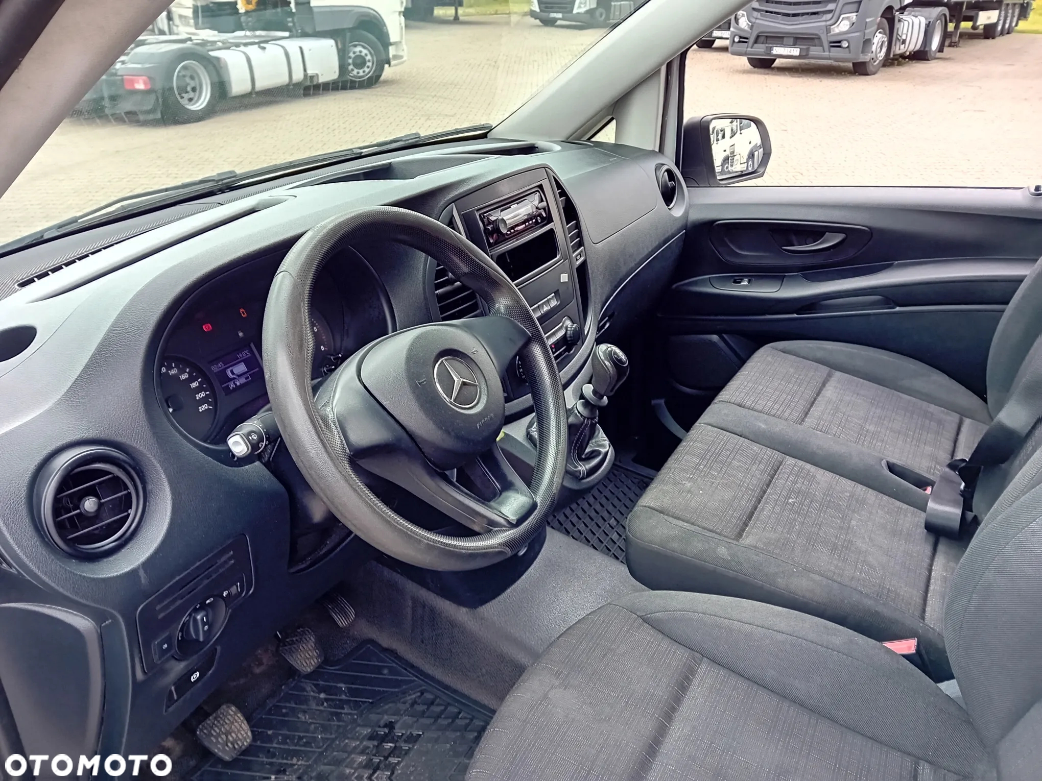 Mercedes-Benz VITO 110 - 13
