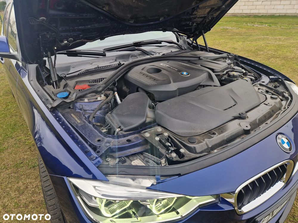 BMW Seria 3 330i Advantage sport - 3