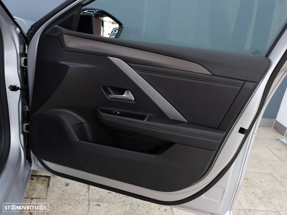 Opel Astra Sports Tourer 1.2 T GS - 13