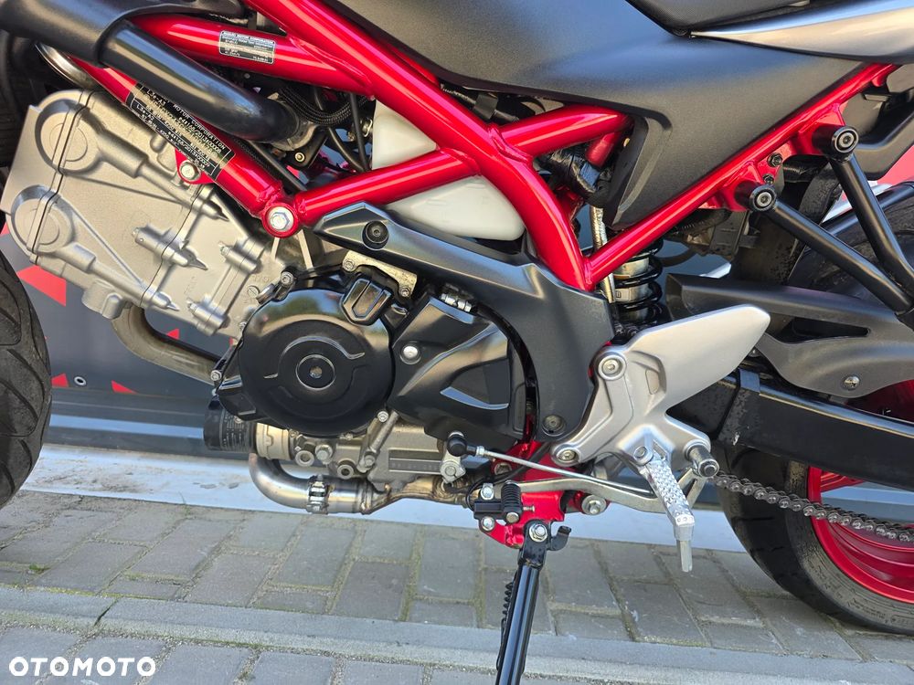 Suzuki SV - 10