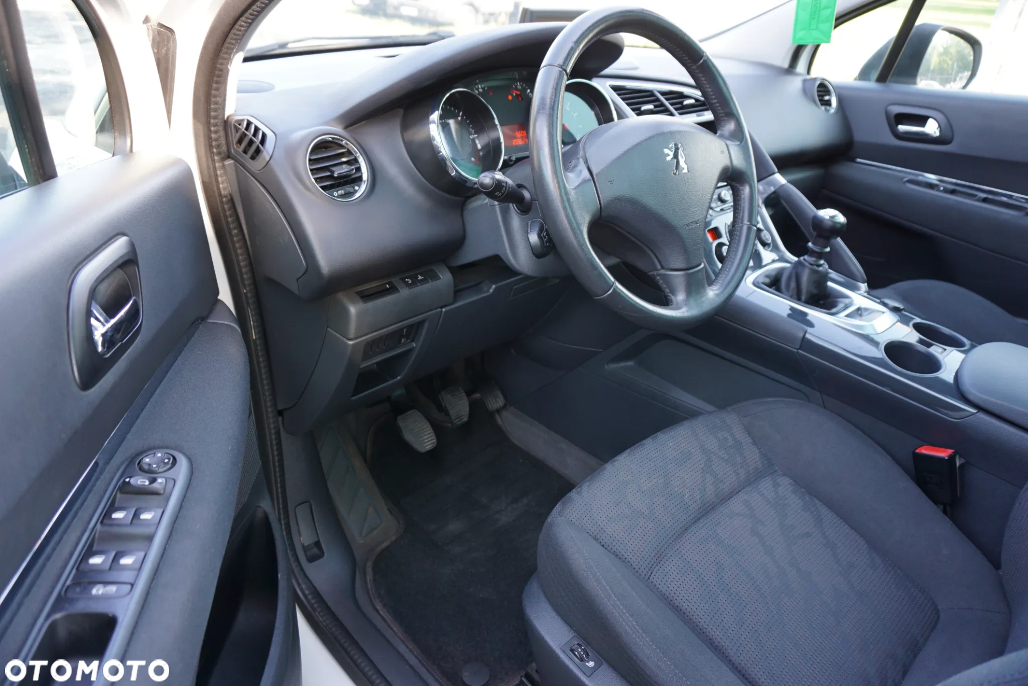 Peugeot 3008 1.6 HDi Premium - 8