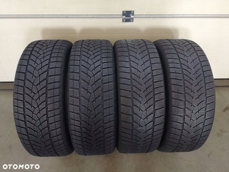Opony zimowe 225/55 R 18 Goodyear Ultragrip Performance  SUV