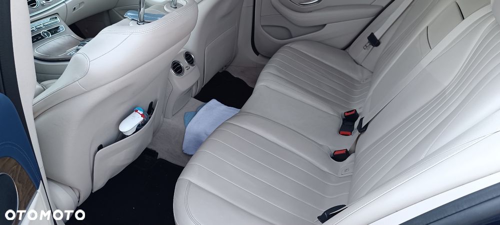 Mercedes-Benz Klasa E 220 d 4-Matic 9G-TRONIC - 9