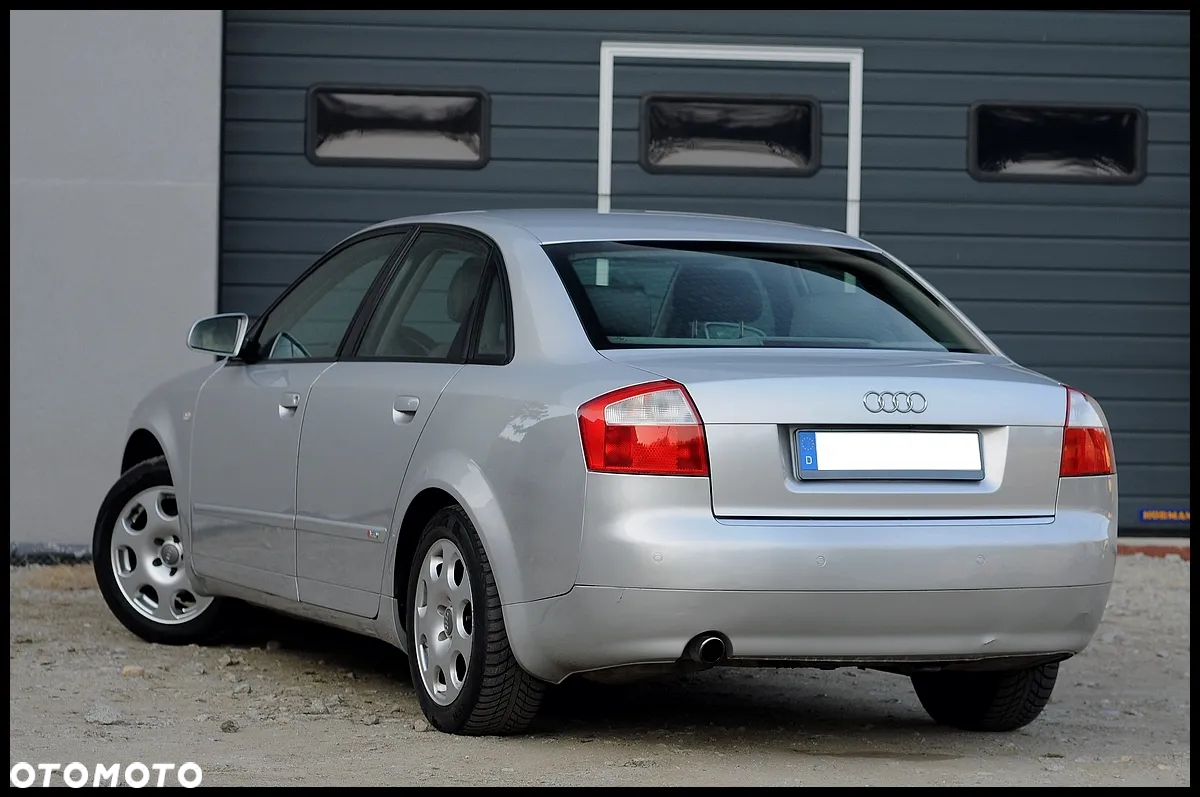 Audi A4 1.6 - 18