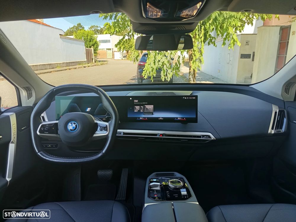 BMW iX xDrive40 - 14