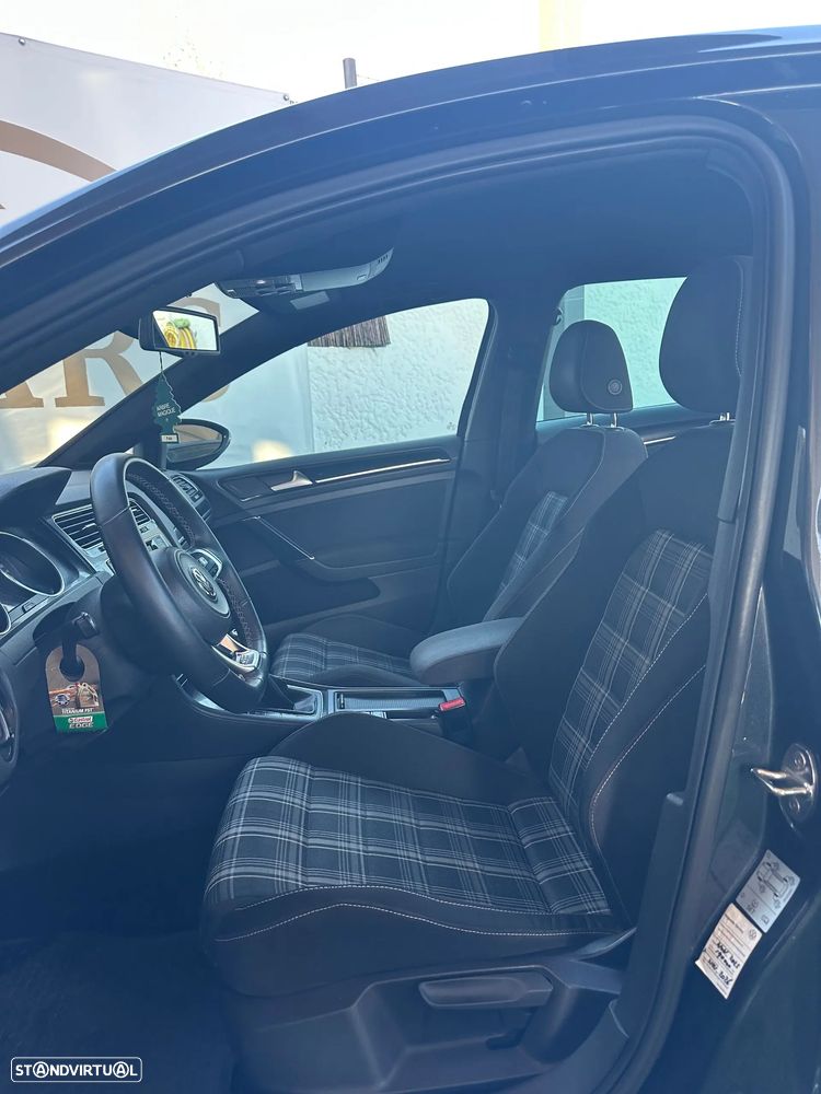 VW Golf GTD BlueMotion - 10