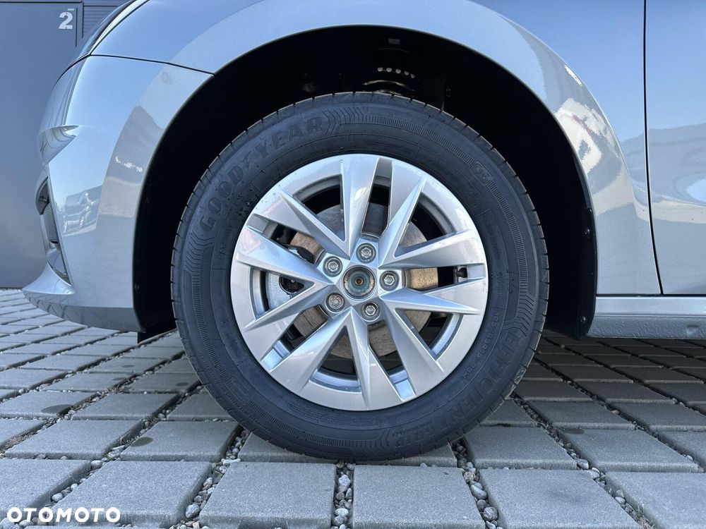 Skoda Fabia 1.0 TSI Drive DSG - 13